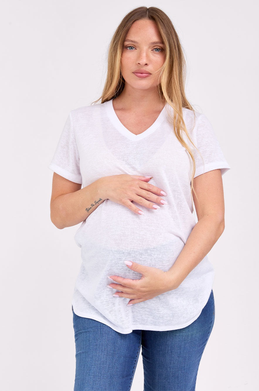 חולצת טומי ש.קצר לבן - מחשוף V - אופנת הריון של אבישג ארבל