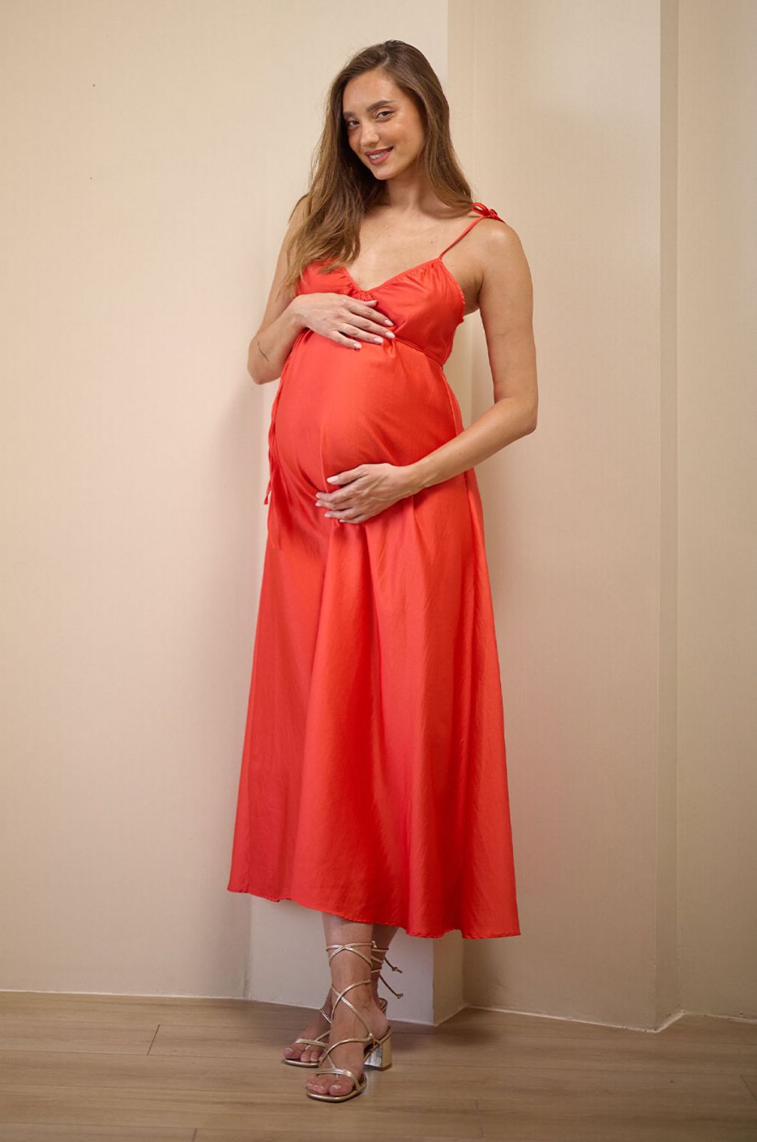 שמלת הילה להריון אדומה